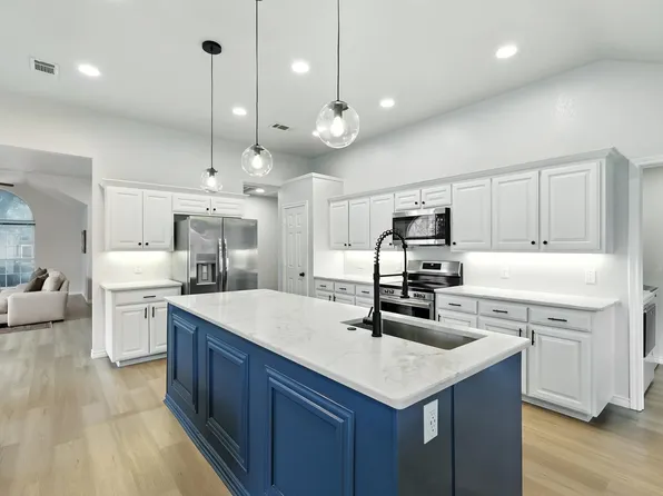 6320 Pierce Arrow Dr, Arlington, TX 76001