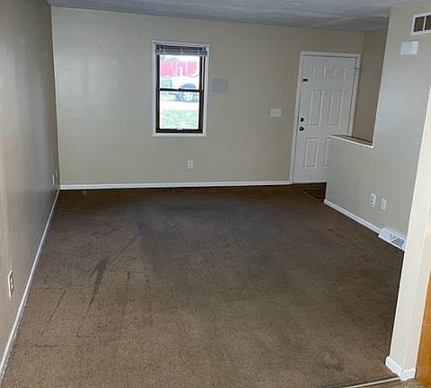 3rd image of 8 Chipman Ave #8
