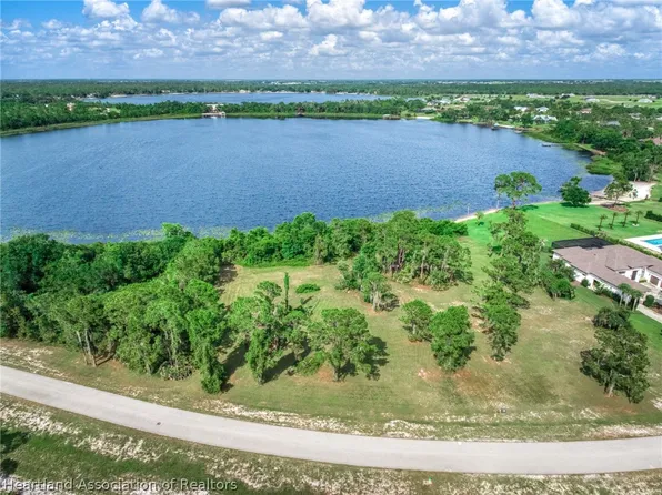 4072 Camp Shore Dr, Sebring, FL 33875