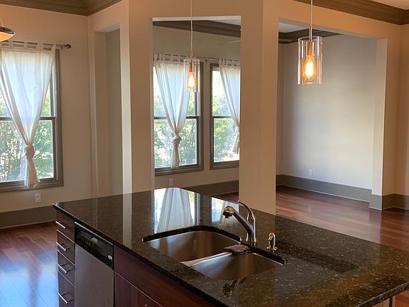 5th image of 745 Fountainhead Ln NE