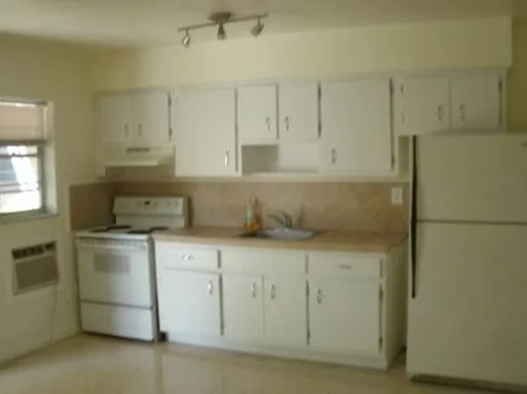 2220 N 19th Ave #1-4, Hollywood, FL 33020