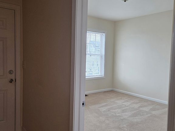 5th image of 26 Fairfield Ave #1