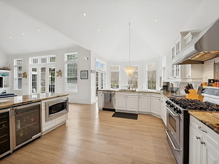 21 Corbett Dr — Photo 4