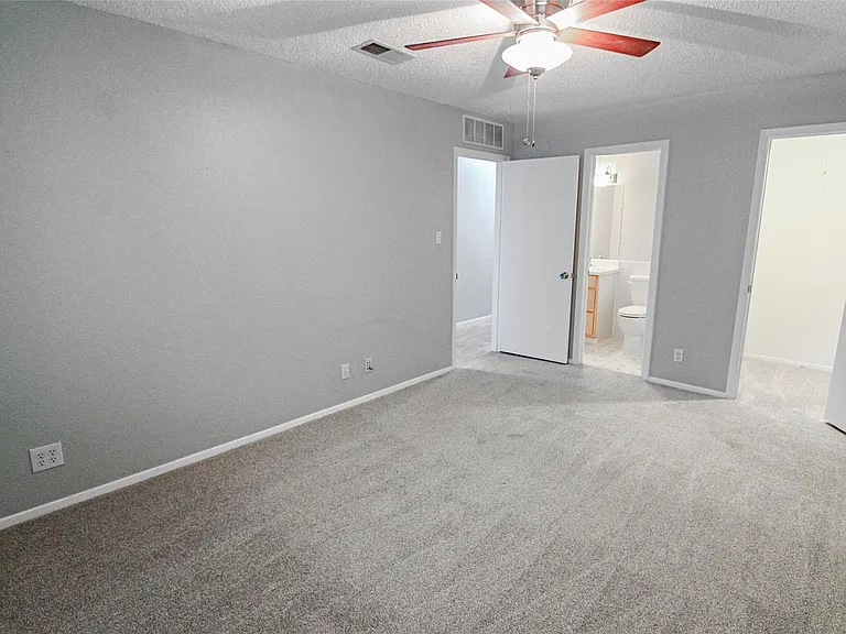 11705 Cherokee St #A — Photo 7