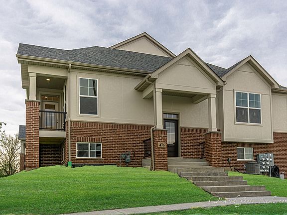 3rd image of 17 Woodmoor Ct