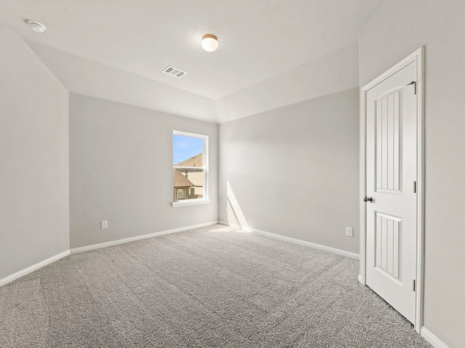 4 bed, 2.5 bath, $2,250 — Photo 4