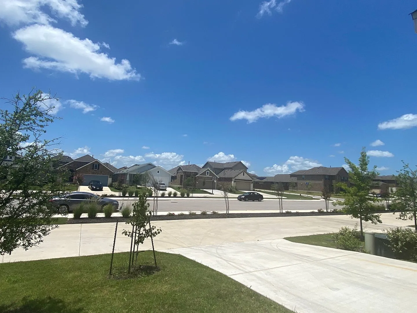 One story 3 bedrooms 2 bathrooms home for rent in Pflugerville Carmel Neighborhood — Photo 3