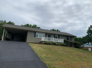 393 Long Meadow Rd, Fishersville, VA 22939