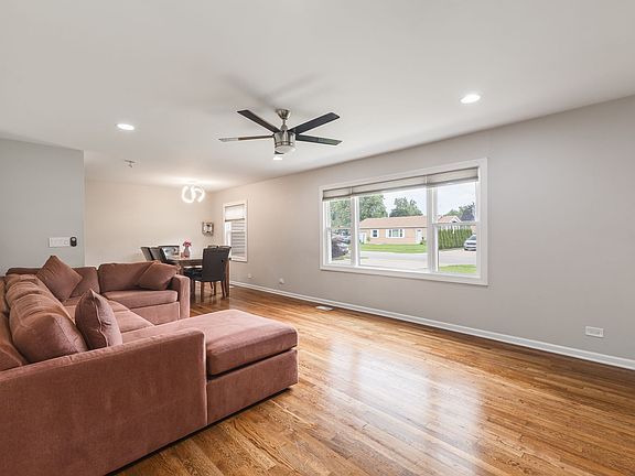 4th image of 810 Cumberland St