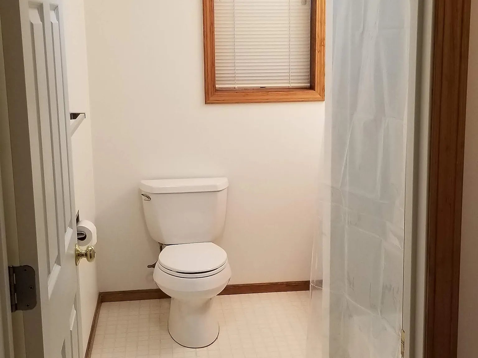 1 bed, 1200 sqft, $750 — Photo 3