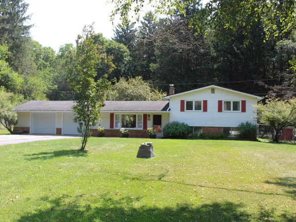 3444 E Pineview Dr, Dexter, MI 48130