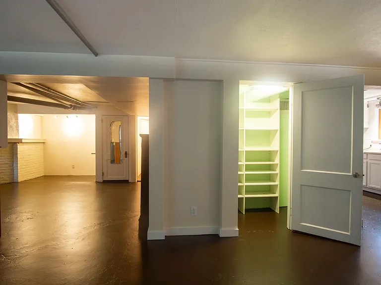 2266 NW Johnson St #4 — Photo 6