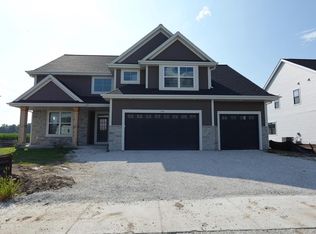 1682 Switchgrass St, Oconomowoc, WI 53066