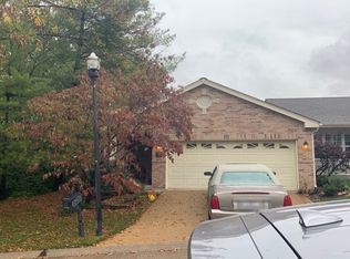 7421 Kenrick Pointe Dr, Saint Louis, MO 63119