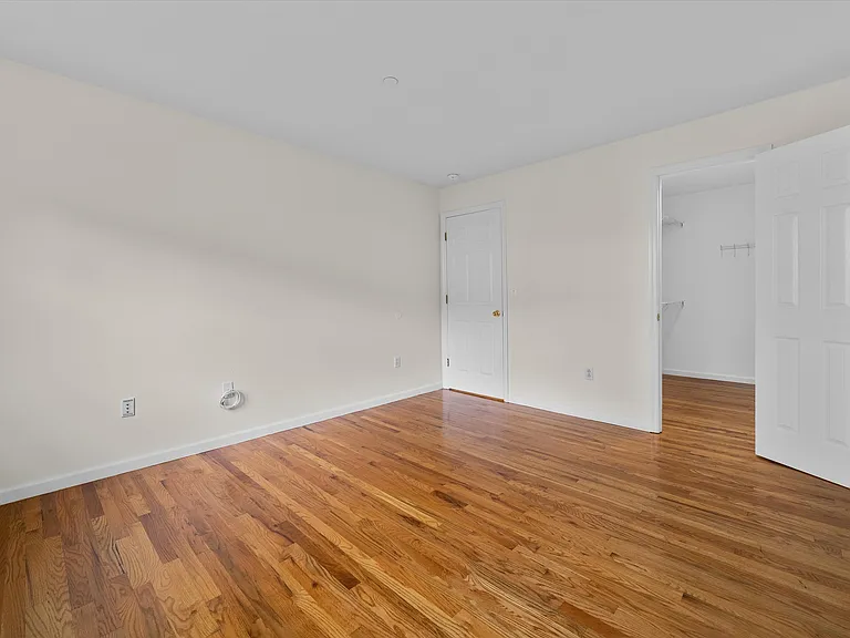 10-12 Chestnut St #304A — Photo 22