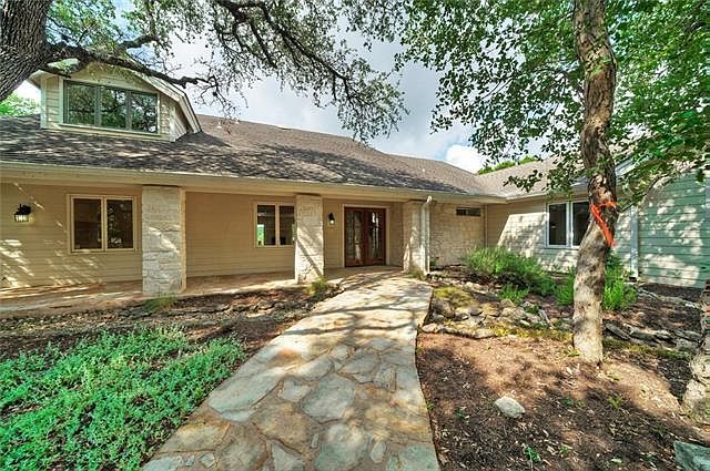 1st image of 905 Old Stonehedge St