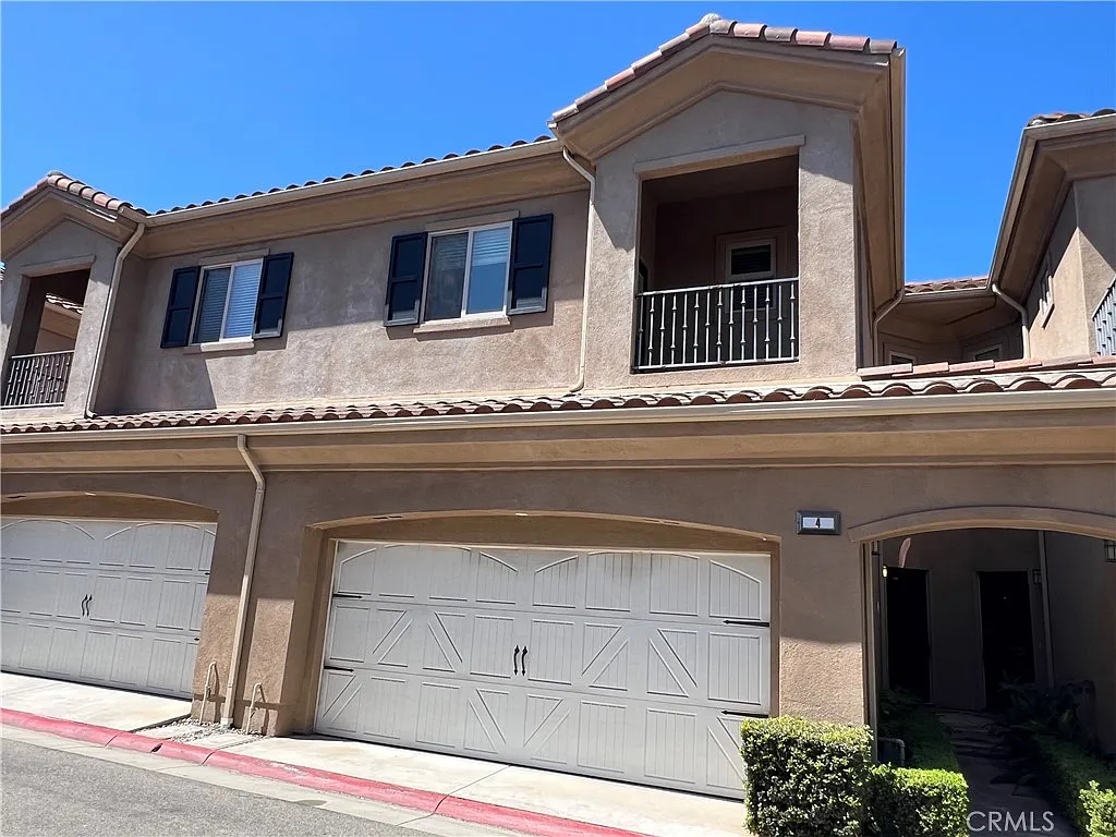 3 bed, 3.5 bath, 1500 sqft, $5,000 — Photo 1