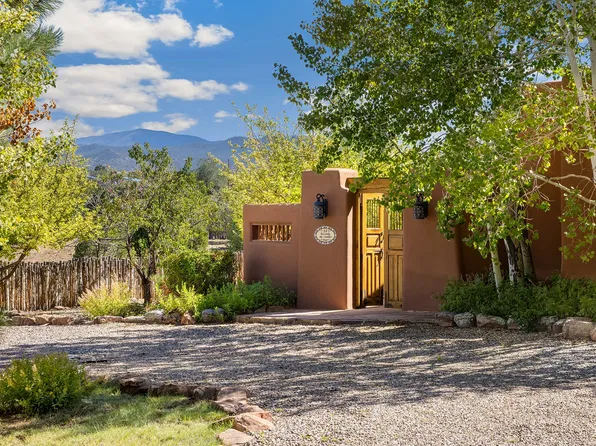 12 Traviesa De Camilo E, Santa Fe, NM 87508
