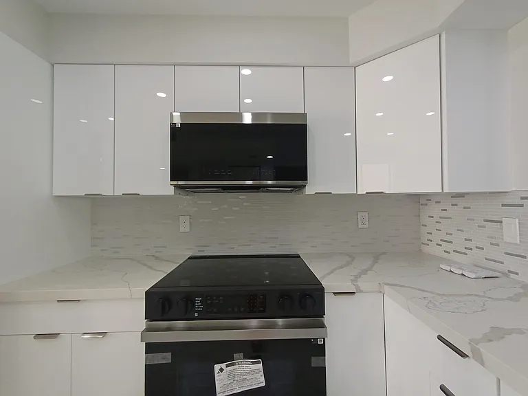 7320 Amberly Ln #305 — Photo 8