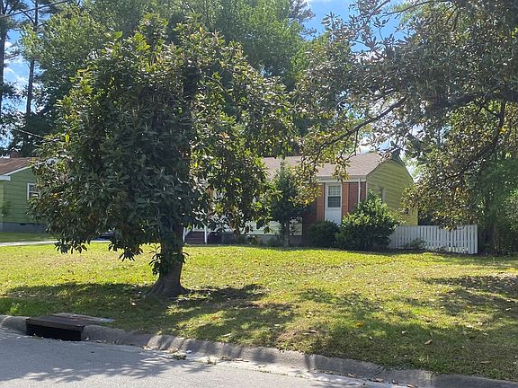 3rd image of 719 Barn St