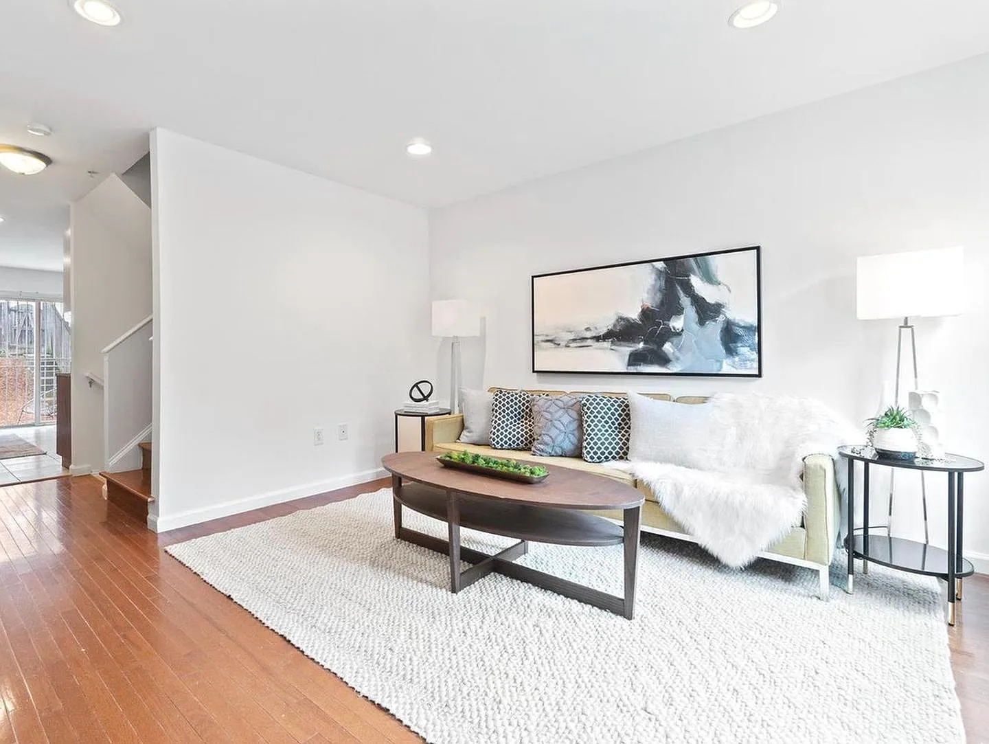Bright Columbia Heights townhouse by dining & U Street Metro — Photo 2