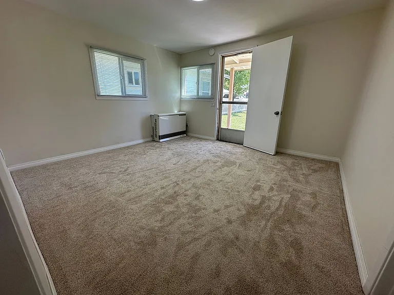 637 Schley St — Photo 5