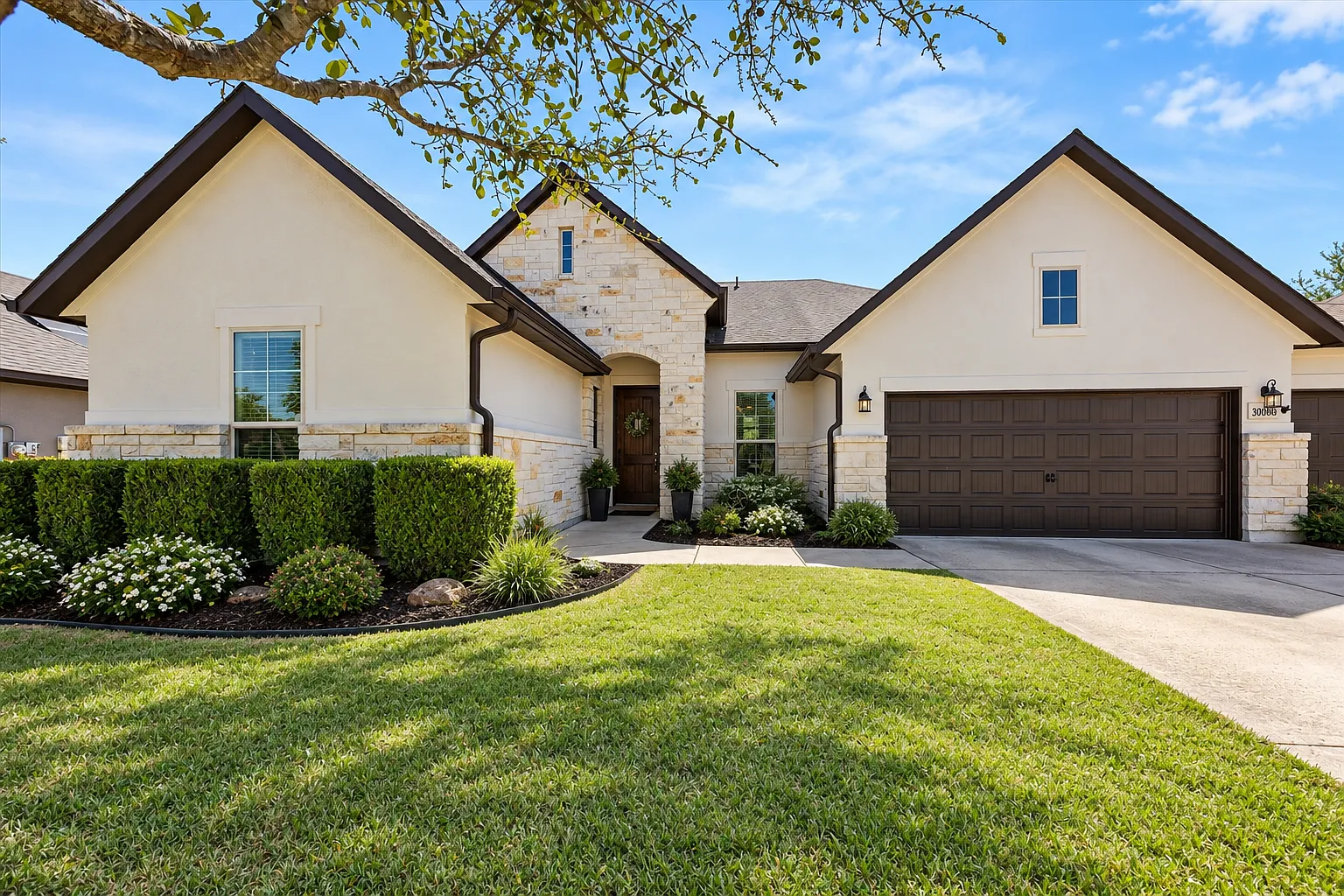 3 bed, 2.5 bath, 2197 sqft, $3,000 — Photo 3