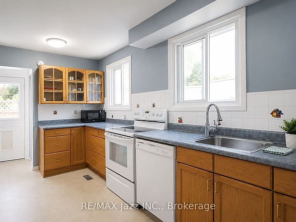 2nd image of 822 Modlin Rd