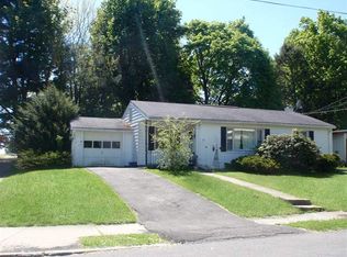 96 W Chestnut St, Kingston, NY 12401