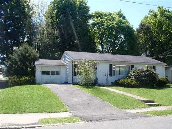 96 W Chestnut St, Kingston, NY 12401