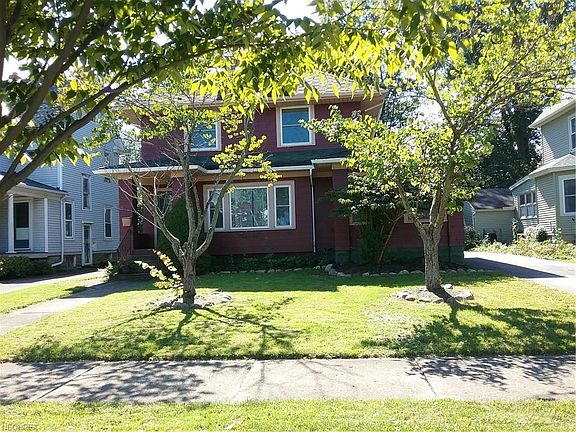 2nd image of 121 Eastern Heights Blvd