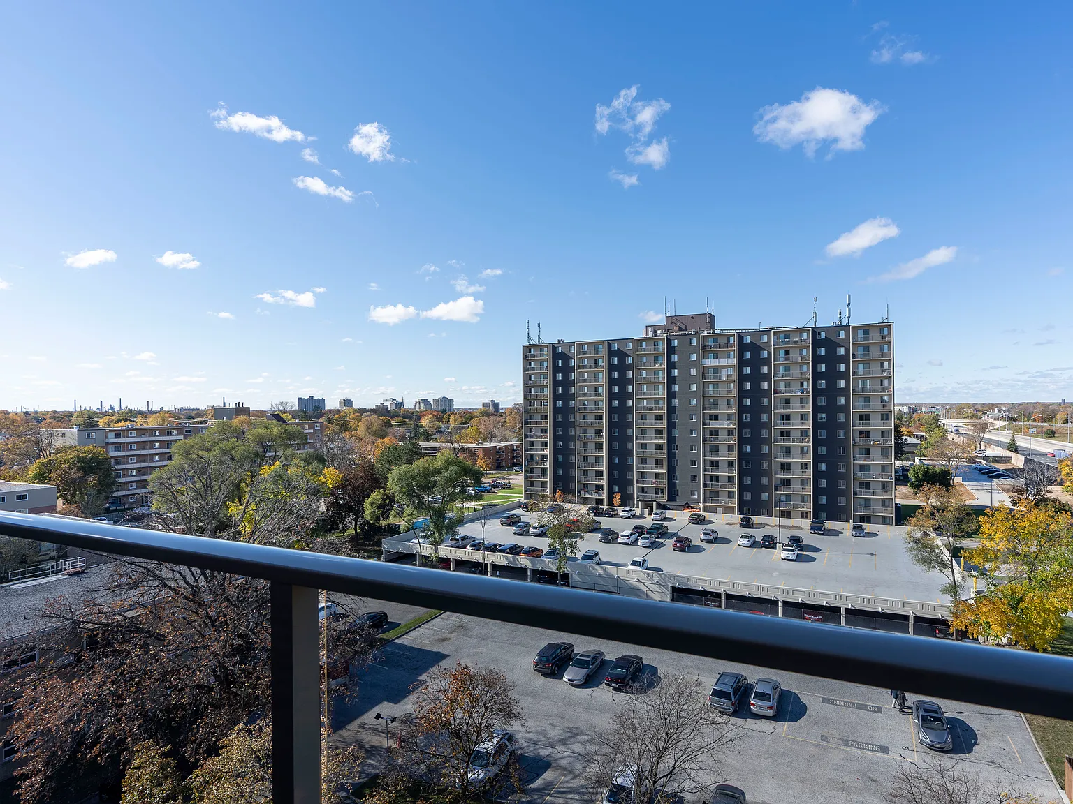 Claire Oak Apartments — Photo 1