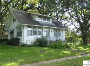 24 Country Club Rd, Ralston, NE 68127