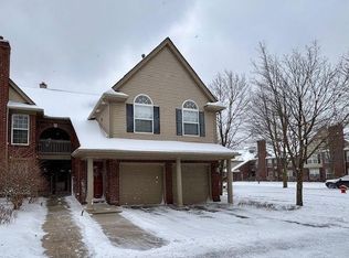 28560 Carlton Way Dr, Novi, MI 48377