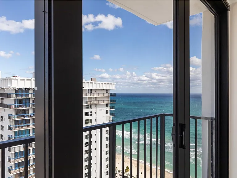 2401 S Ocean Dr #Penthouse A4 — Photo 14