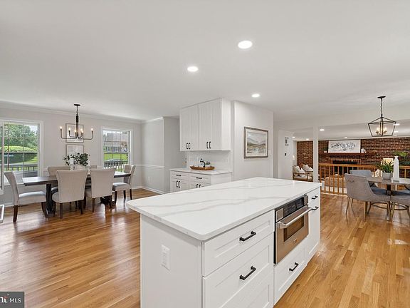 5th image of 5114 Brentwood Farm Dr