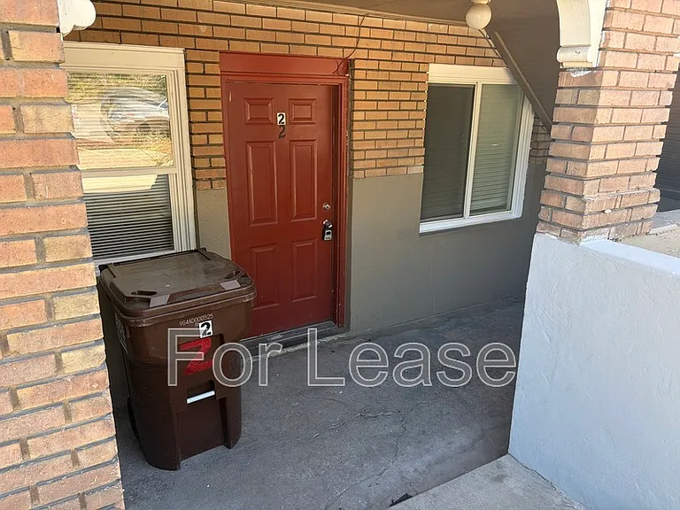 521 21st St #2 — Photo 1