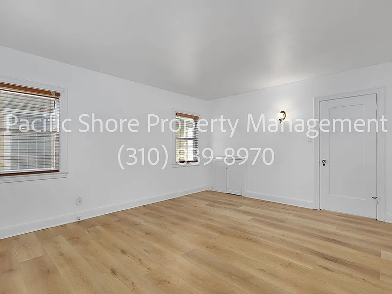 533 N. Windsor Blvd — Photo 12