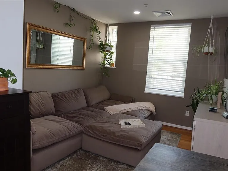 716 Adams St #3W — Photo 3
