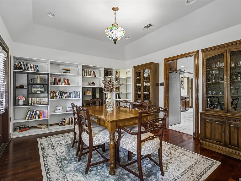 6414 Highland Rd — Photo 14
