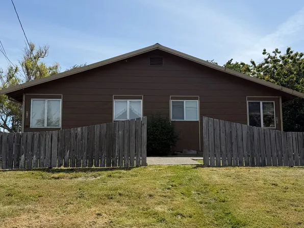 422 8th Ave #422, Coos Bay, OR 97420