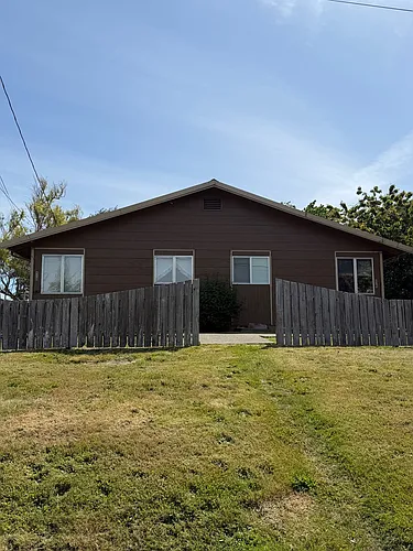 422 8th Ave #422 Photo 1