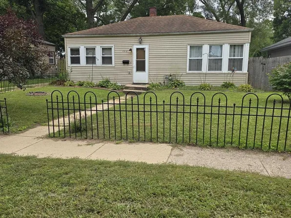 1916 Bell Ave, Rockford, IL 61103