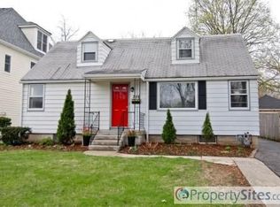 718 N Brainard St, Naperville, IL 60563