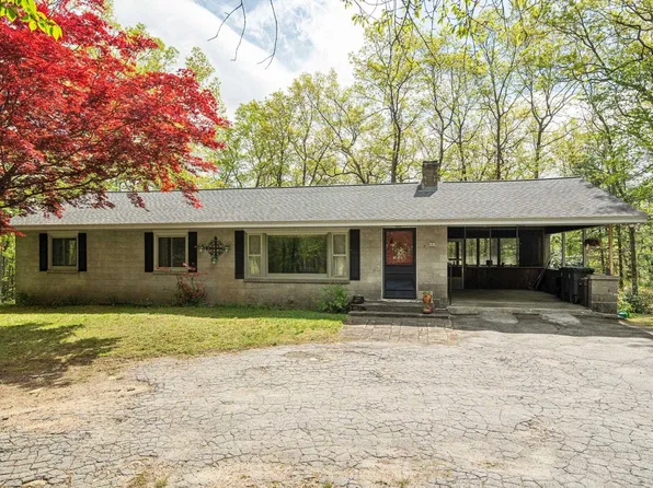 11 Royal Oaks Drive, Hooksett, NH 03106