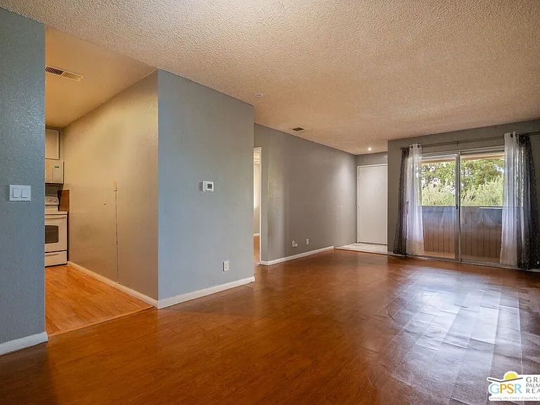 550 N Villa Ct #214 — Photo 4