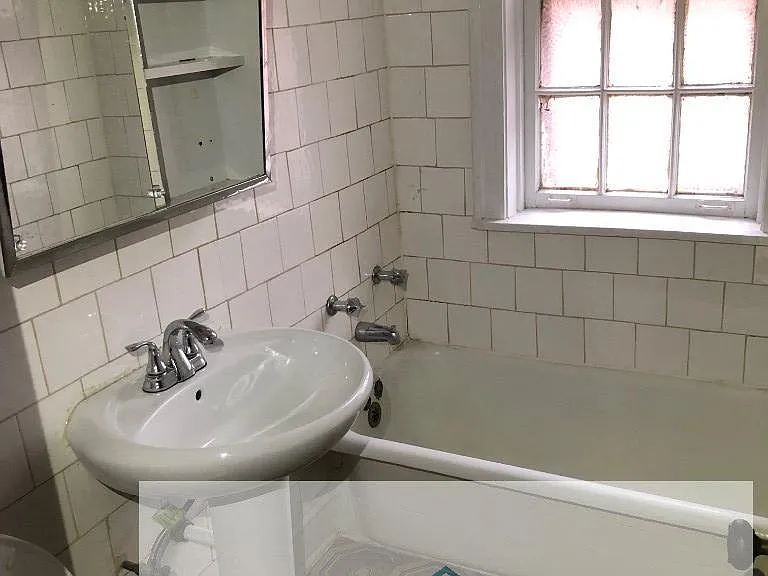 4027-37 W School St #4033-B1 — Photo 12