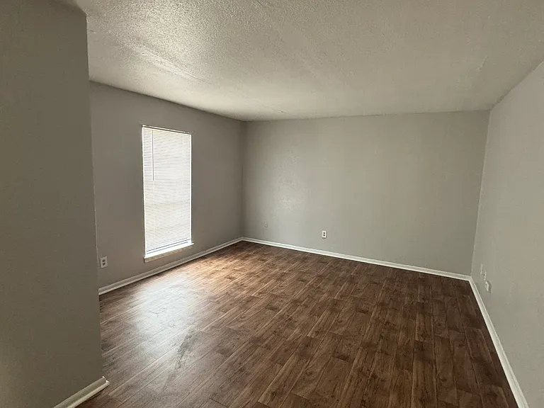 Valhalla Apartments — Photo 10