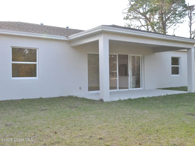 1043 Walden Blvd SE — Photo 25