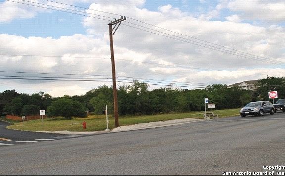 3rd image of 6461 Bandera Rd